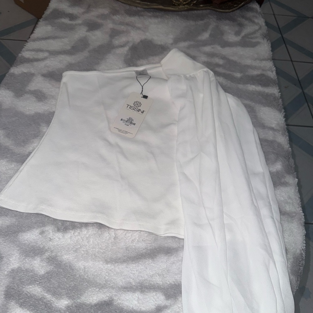 White Tressan Top with Scarf